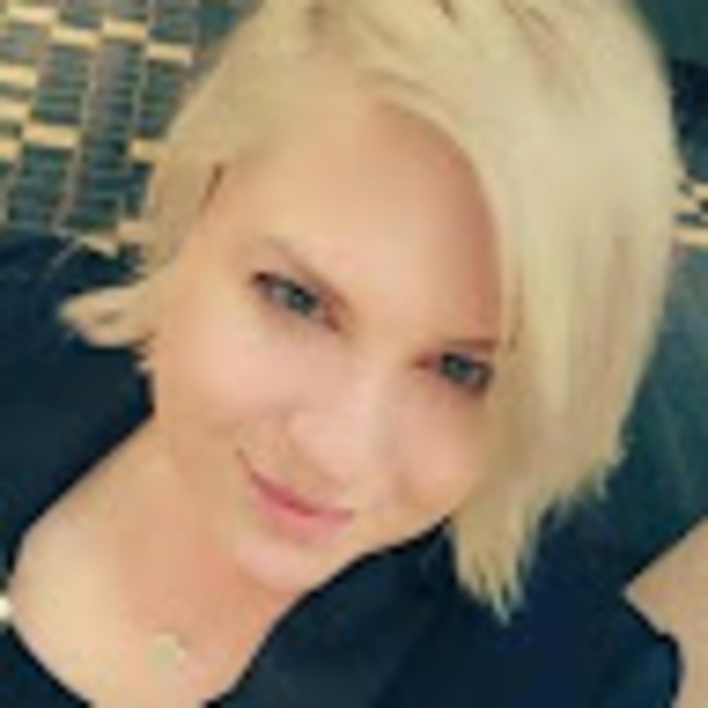 Meet your Posher, Cynthia